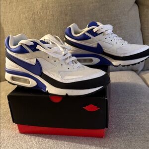 Nike Air Max White and Blue Sneakers (unisex)
